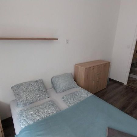 Aradi Rooms With Private Bathroom In The City Centre Budapeste Exterior foto