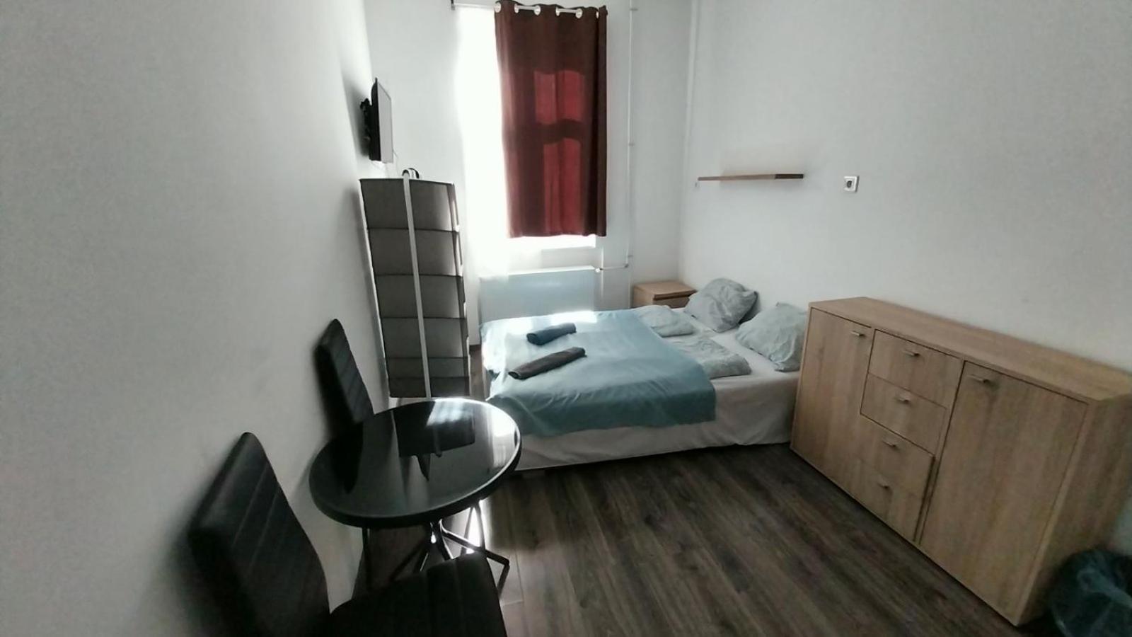 Aradi Rooms With Private Bathroom In The City Centre Budapeste Exterior foto