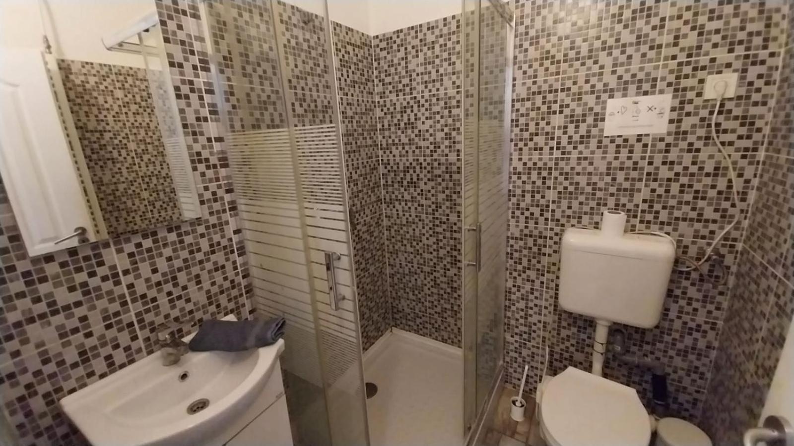 Aradi Rooms With Private Bathroom In The City Centre Budapeste Exterior foto