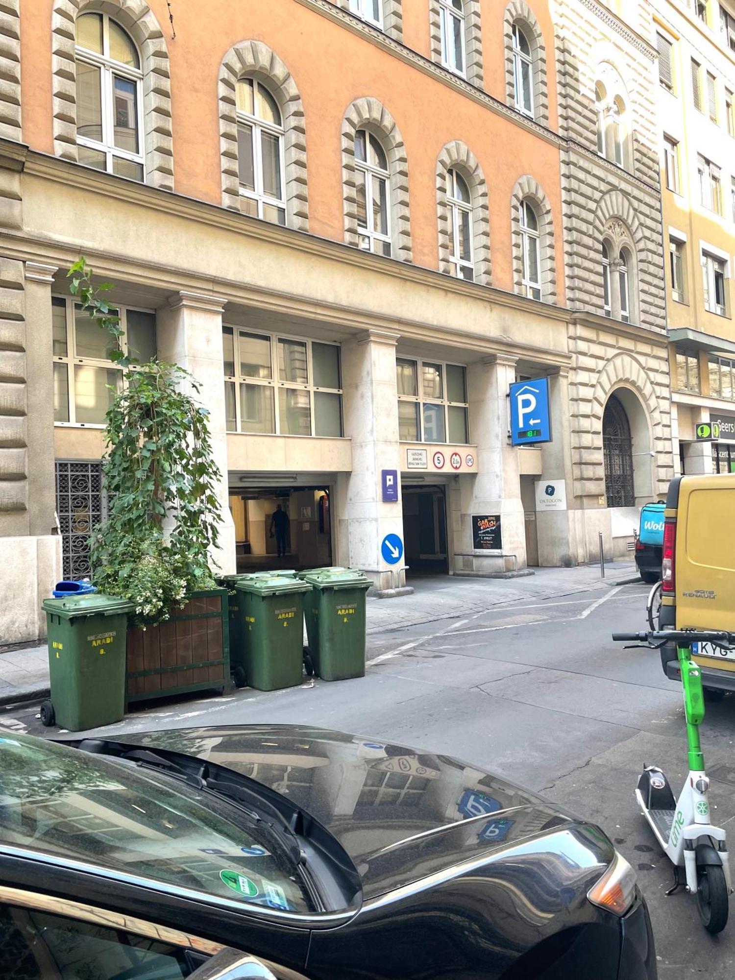 Aradi Rooms With Private Bathroom In The City Centre Budapeste Exterior foto