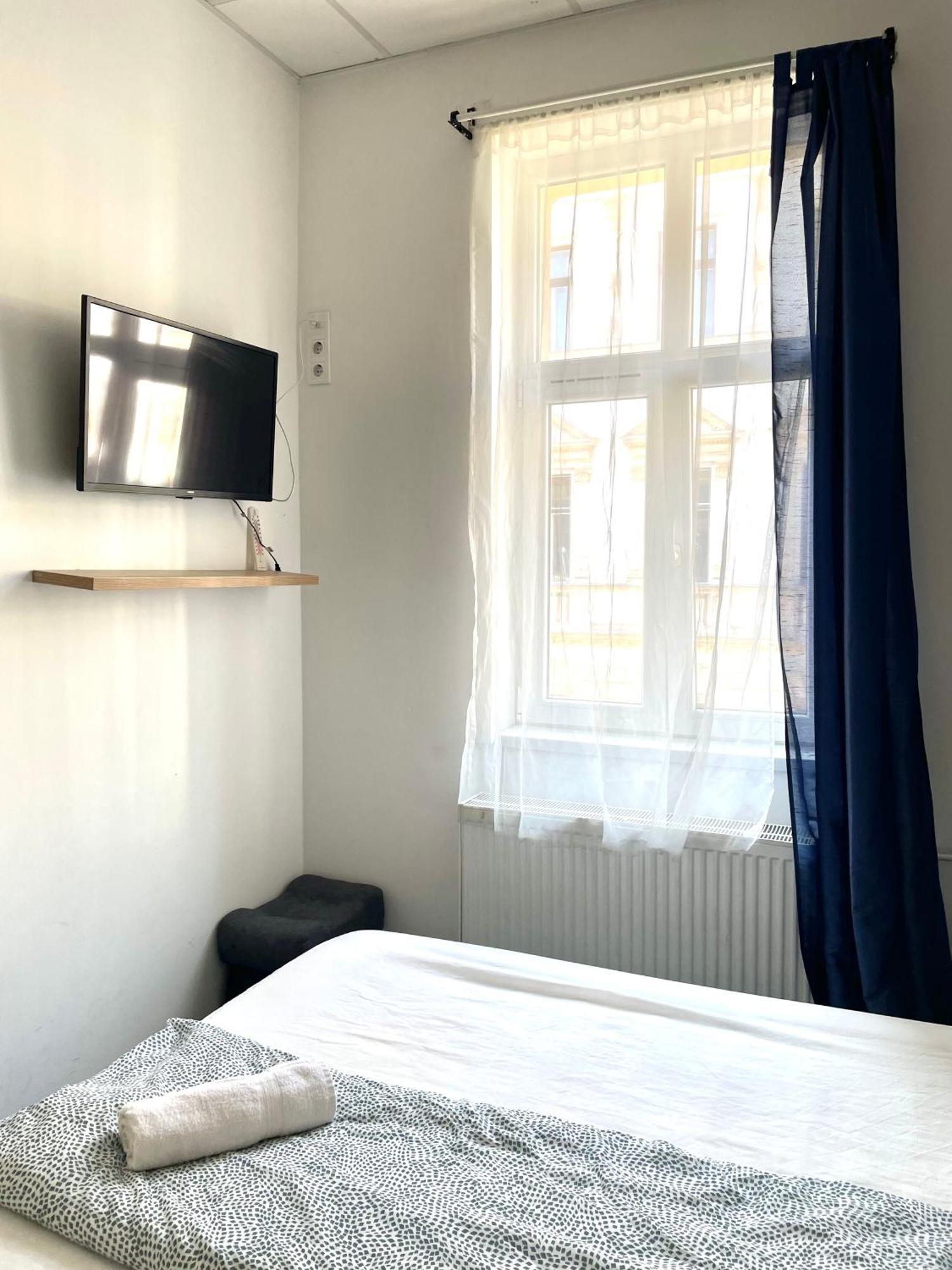 Aradi Rooms With Private Bathroom In The City Centre Budapeste Exterior foto
