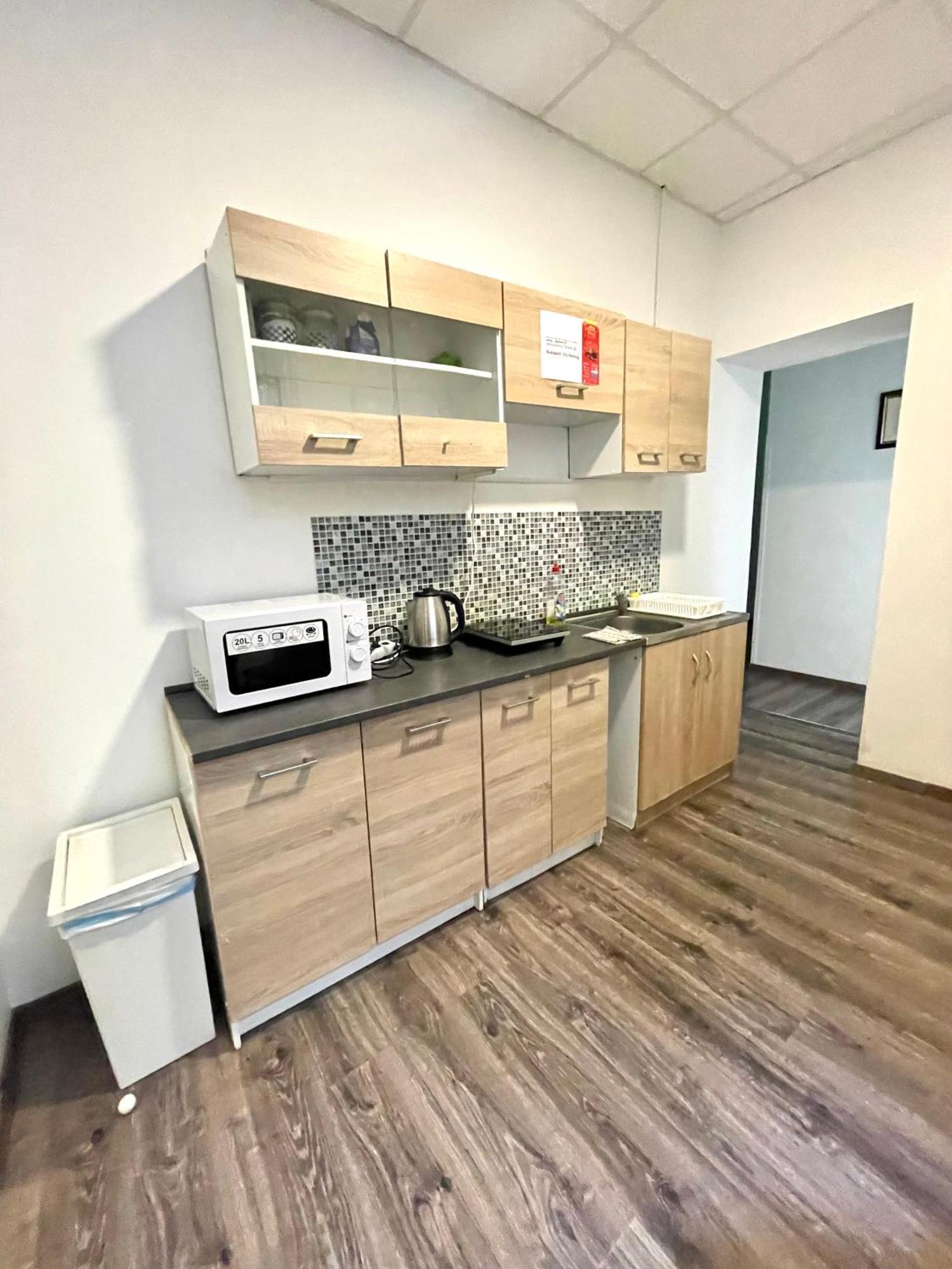 Aradi Rooms With Private Bathroom In The City Centre Budapeste Exterior foto